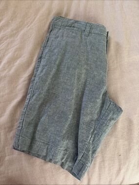 Men's Lightweight Chambray Shorts in Slate Green